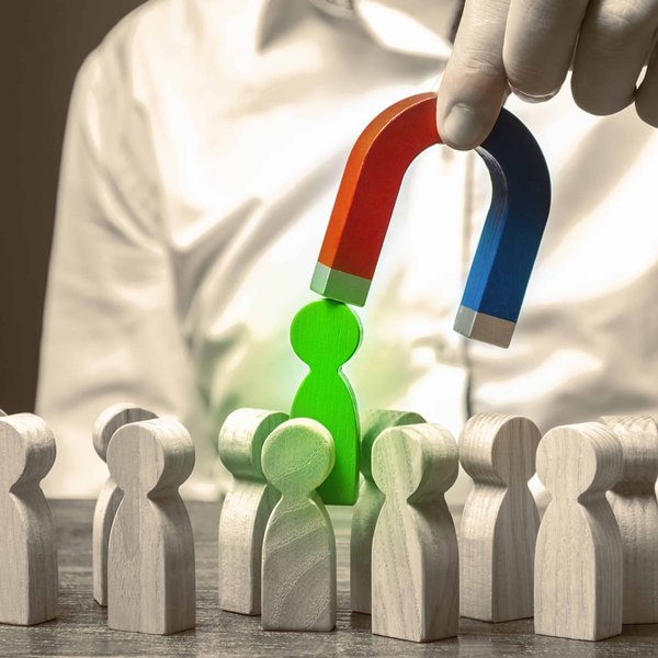 Bien choisir son agent immobilier : conseils clés