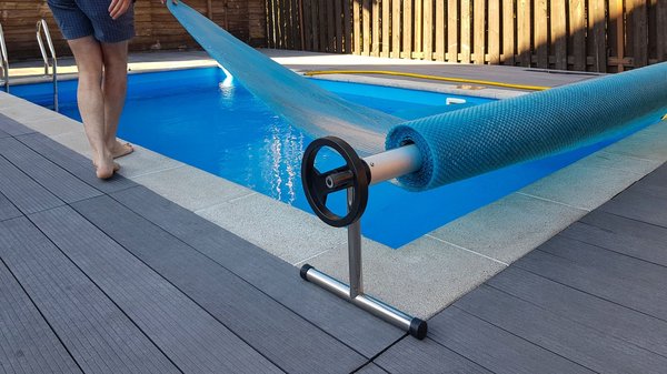Bâche hivernage piscine : un investissement essentiel pour l'hiver
