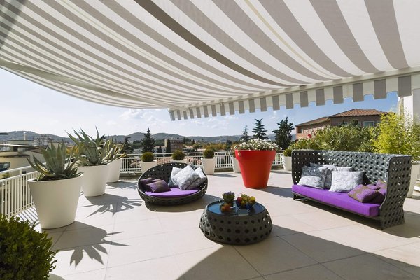 Mobilier de terrasse professionnel: Équipez votre espace extérieur